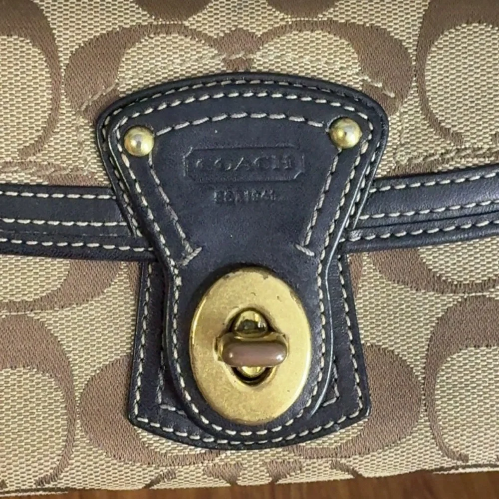 65th anniversary Gigi coach legacy set ‼️SOLD‼️ - Picture 7 of 12